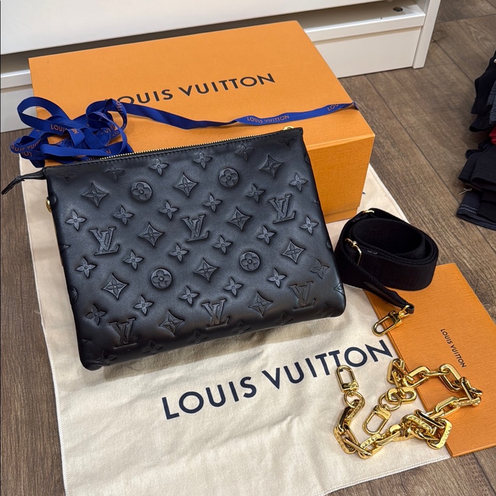 CLOSET CLOSING* Louis Vuitton Coussin